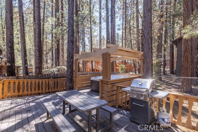 Detail Gallery Image 15 of 51 For 41941 Evergreen Dr, Big Bear Lake,  CA 92315 - 4 Beds | 4 Baths