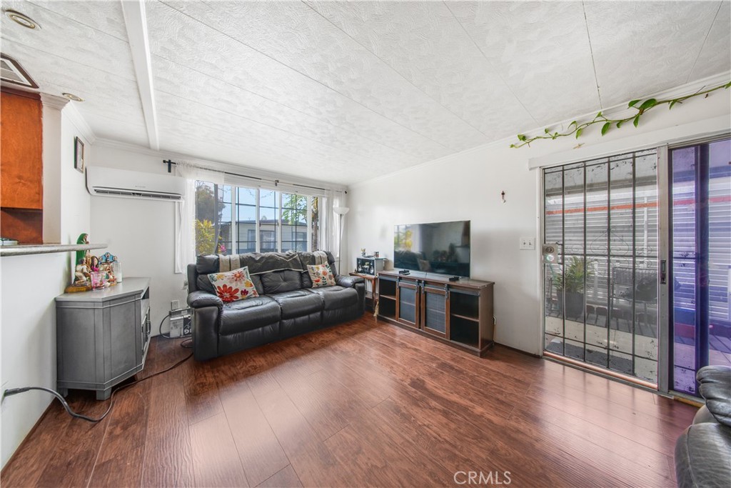 MLS #CV26158704 image #5
