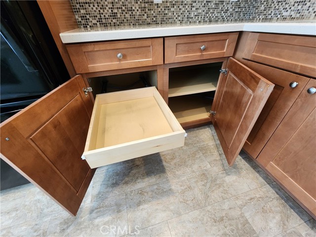 Detail Gallery Image 6 of 46 For 26121 Mcbean #22,  Valencia,  CA 91355 - 2 Beds | 2 Baths