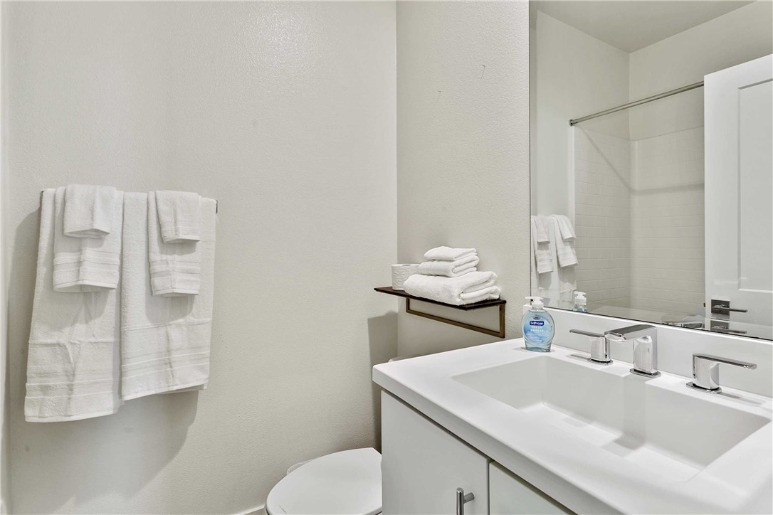 Detail Gallery Image 17 of 23 For 943 E Mason Ln #64,  Anaheim,  CA 92805 - 3 Beds | 2/1 Baths