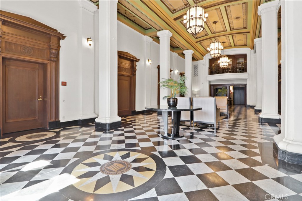 835 Locust #212