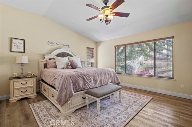 28436 Calex Drive, Valencia CA: https://media.crmls.org/medias/4096e202-6788-4cd6-9f04-e166d75f5cce.jpg