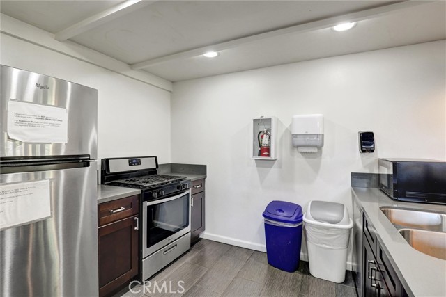 Detail Gallery Image 41 of 50 For 3723 Country Club Drive #9,  Long Beach,  CA 90807 - 3 Beds | 2 Baths