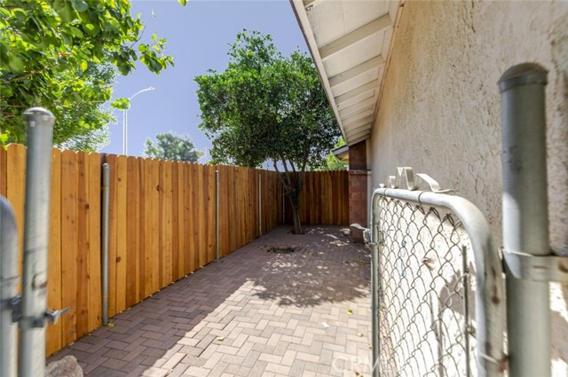 Detail Gallery Image 7 of 41 For 1631 East Banyan Court, Ontario,  CA 91761 - 4 Beds | 2 Baths