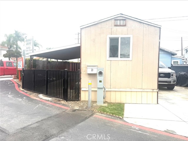 19548 E Cypress Street, Covina CA: https://media.crmls.org/medias/40984bf2-8d23-4768-922b-cb545a7e8c3e.jpg
