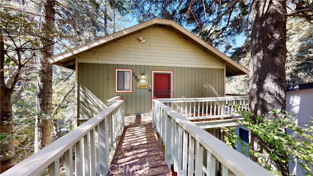 Detail Gallery Image 2 of 69 For 590 Arrowhead Villa Rd, Lake Arrowhead,  CA 92352 - 3 Beds | 2/1 Baths