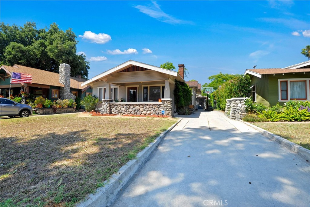 551 E Columbia