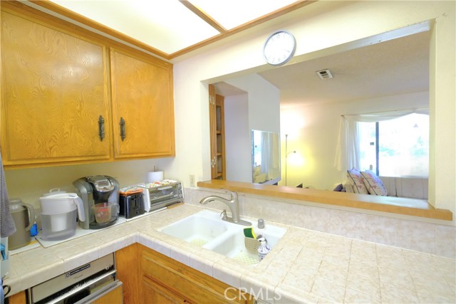 5132 Aspen Drive, Montclair CA: https://media.crmls.org/medias/4098bbc6-e3fd-4b93-8d04-2dc0d8a3fc4f.jpg