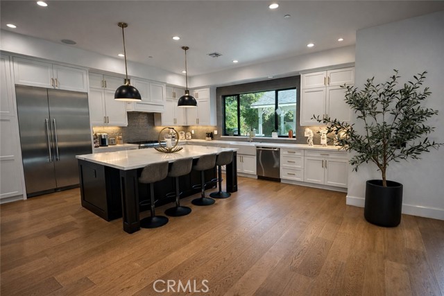 Detail Gallery Image 7 of 15 For 5510 Columbus, Sherman Oaks,  CA 91411 - 5 Beds | 4/1 Baths