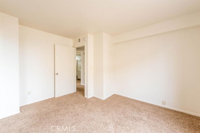 Photo #8: OC24170918 Listing 