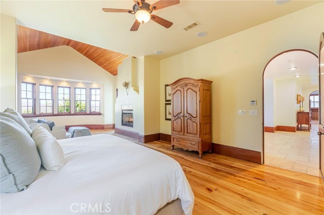 Image 17 of 74 For 25532 Oak Meadow Drive