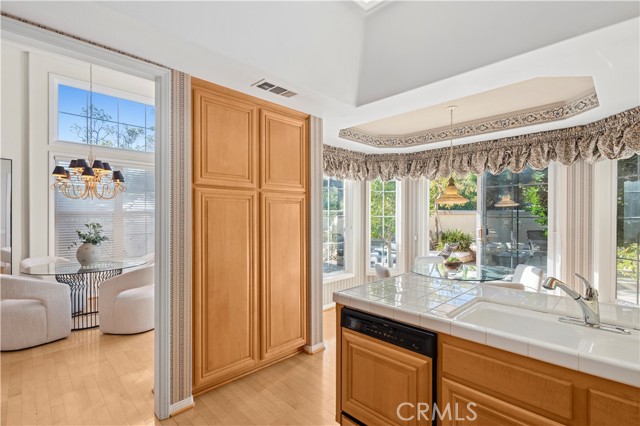 41 Chandon, Newport Coast CA: https://media.crmls.org/medias/409ca99d-4523-4458-aa82-4ad7bd4195d5.jpg