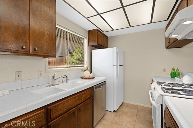 1030 Royal Oaks Drive, Monrovia CA: https://media.crmls.org/medias/409cdd63-479e-46a6-aa57-84f8e8ce3d5d.jpg