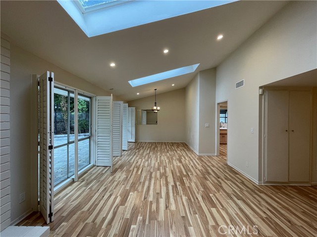 24041 Mariano Street, Woodland Hills CA: https://media.crmls.org/medias/409d148f-e0da-42ba-bdd0-aed1c512d4af.jpg