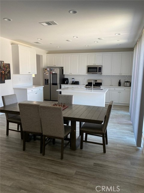 11834 Ballina Street, Victorville CA: https://media.crmls.org/medias/409d75d3-7e2b-4267-ab86-97841f47d728.jpg