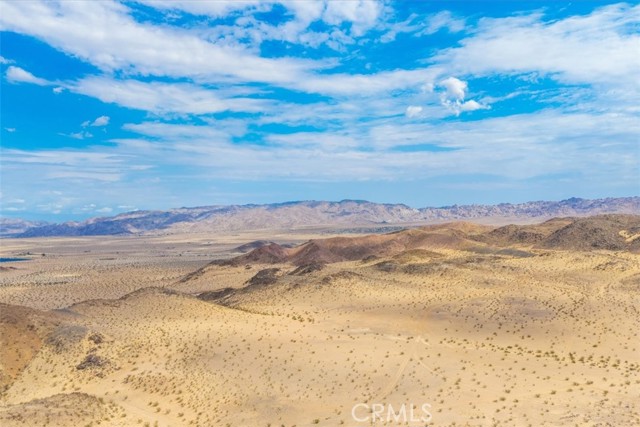67859 Valle Vista Road, 29 Palms CA: https://media.crmls.org/medias/409d9699-475e-4851-b57f-504c1243e4f6.jpg