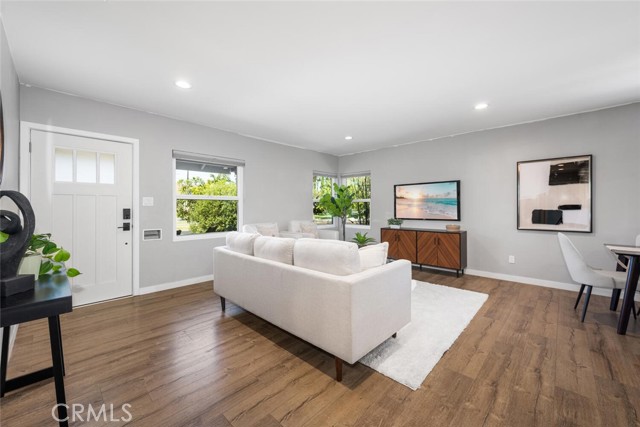 4513 E Cervato Street, Long Beach CA: https://media.crmls.org/medias/409d99dd-e994-47b1-b75a-0cd8a5563602.jpg