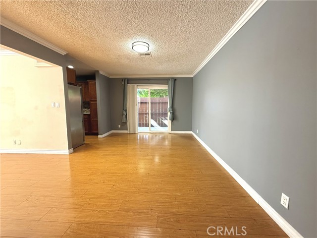 Detail Gallery Image 7 of 26 For 7320 Lennox Ave #H1,  Van Nuys,  CA 91405 - 2 Beds | 2/1 Baths