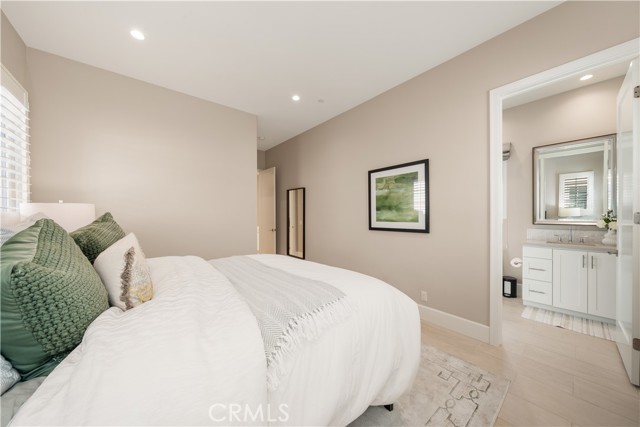 Detail Gallery Image 16 of 56 For 126 Bellini, Irvine,  CA 92602 - 4 Beds | 3/1 Baths