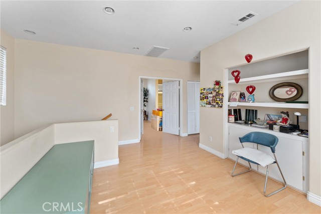 Detail Gallery Image 10 of 23 For 1972 W Blue Violet Ct, Anaheim,  CA 92801 - 2 Beds | 2/1 Baths