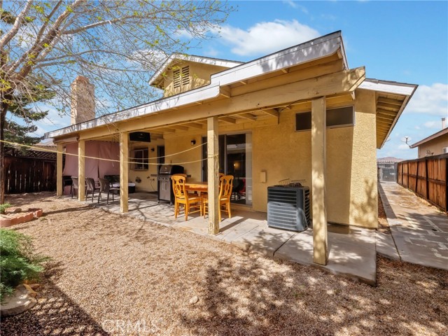 16873 Silica Drive, Victorville CA: https://media.crmls.org/medias/409e5d89-5dc4-467d-8a42-ec0caaeb102e.jpg