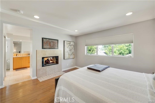 Detail Gallery Image 10 of 22 For 505 .5 Poinsettia Ave, Corona Del Mar,  CA 92625 - 2 Beds | 2/1 Baths