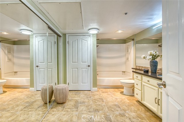 Detail Gallery Image 22 of 44 For 4755 Templeton St #2117,  Los Angeles,  CA 90032 - 2 Beds | 2 Baths