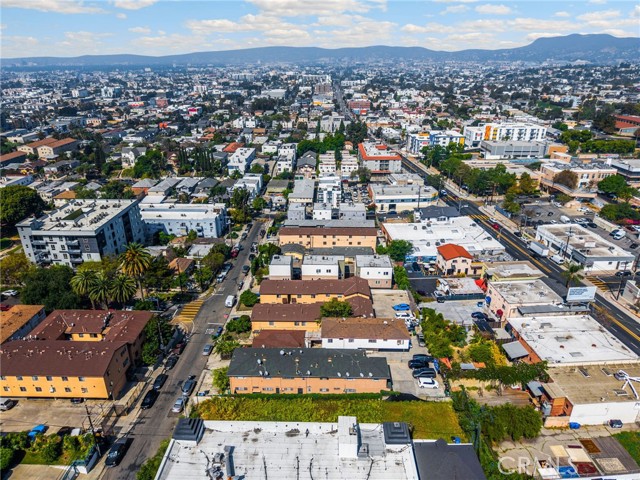 Detail Gallery Image 14 of 17 For 2113 W Court, Los Angeles,  CA 90026 - – Beds | – Baths