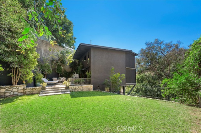 Detail Gallery Image 3 of 38 For 1782 Viewmont Dr, Los Angeles,  CA 90069 - 3 Beds | 4/1 Baths