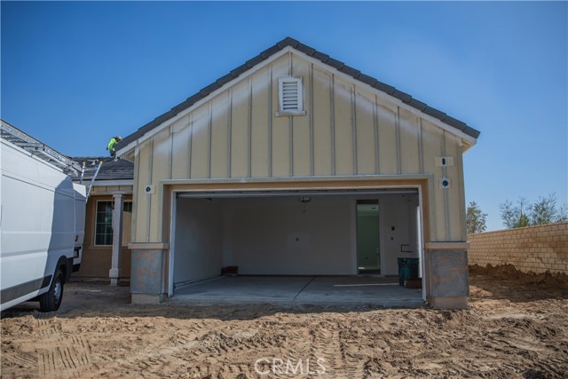 Detail Gallery Image 5 of 13 For 6925 N. Curtis Lane, San Bernardino,  CA 92407 - 5 Beds | 3/1 Baths