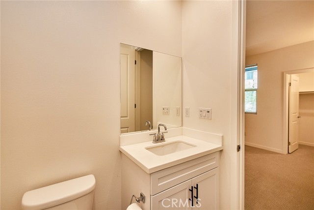 Detail Gallery Image 10 of 39 For 944 N Divino Privado, Ontario,  CA 91764 - 3 Beds | 3/1 Baths