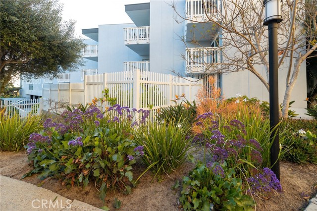 610 The Village, Redondo Beach, California 90277, ,Residential,Sold,The Village,SB22043671