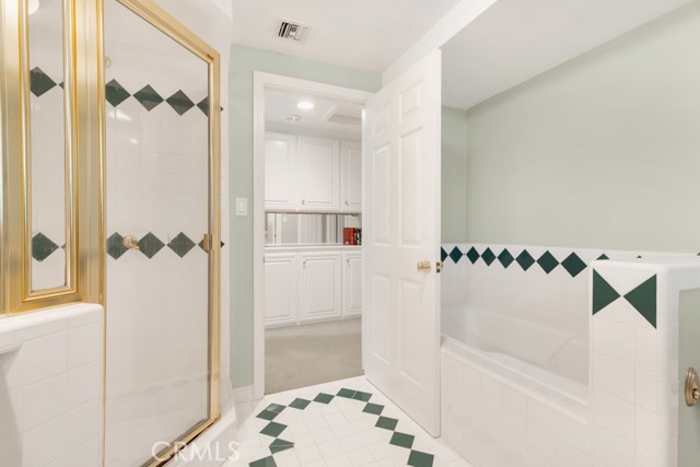 Detail Gallery Image 27 of 57 For 10132 Hadley, Northridge,  CA 91324 - 4 Beds | 3 Baths