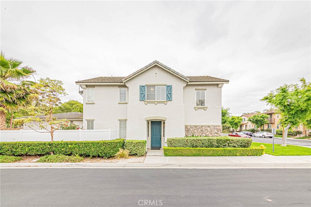 215 KENSINGTON, Irvine, CA 92606