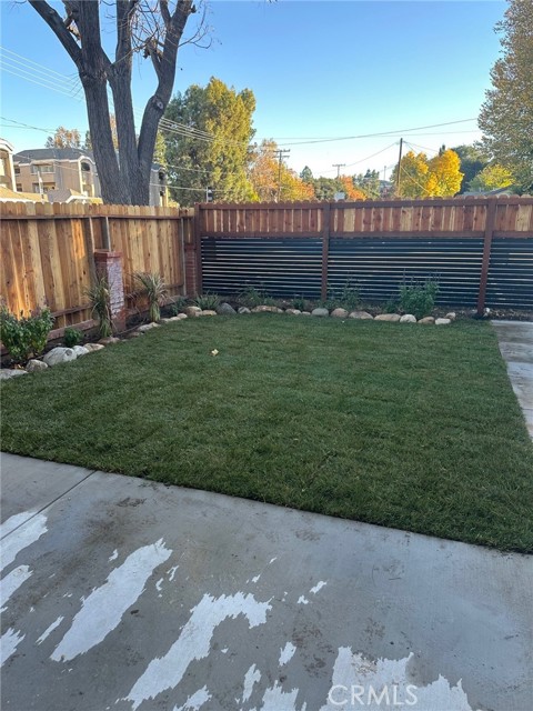 Detail Gallery Image 18 of 19 For 24743 Valley St #1,  Newhall,  CA 91321 - 3 Beds | 2/1 Baths