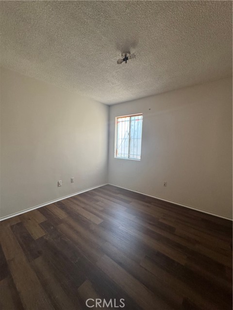 Detail Gallery Image 5 of 17 For 529 531 Sydney Dr, East Los Angeles,  CA 90022 - 5 Beds | 2 Baths