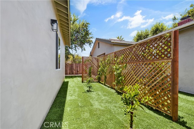 6316 Babcock Avenue, Valley Glen CA: https://media.crmls.org/medias/40a58e47-0cca-419e-95d2-8f15d358bee8.jpg