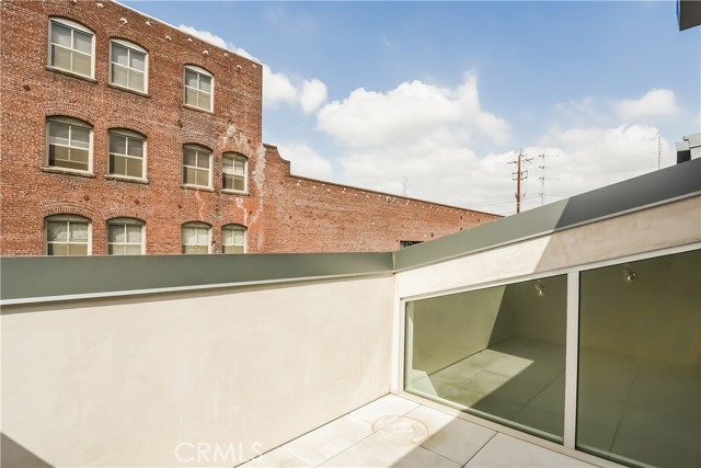 Detail Gallery Image 17 of 31 For 940 E 2nd St #20,  Los Angeles,  CA 90012 - 2 Beds | 2/1 Baths