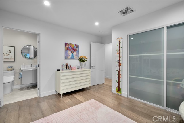 14157 Tiara Street, Sherman Oaks CA: https://media.crmls.org/medias/40a6e5c7-8a56-4ee7-b121-dcaa95c3641f.jpg