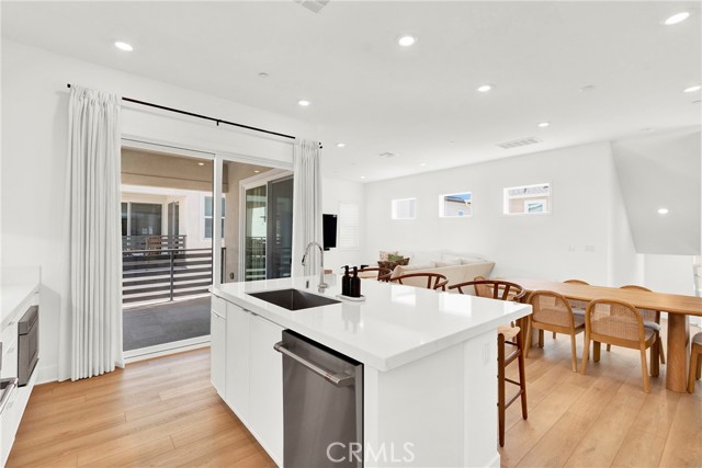 Detail Gallery Image 13 of 48 For 74 Dudley, Irvine,  CA 92618 - 4 Beds | 4 Baths