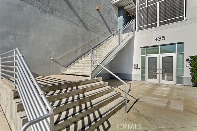 435 W Center Street Promenade, Anaheim CA: https://media.crmls.org/medias/40a7936b-ad2d-46de-ad4b-ec4848abcd4c.jpg
