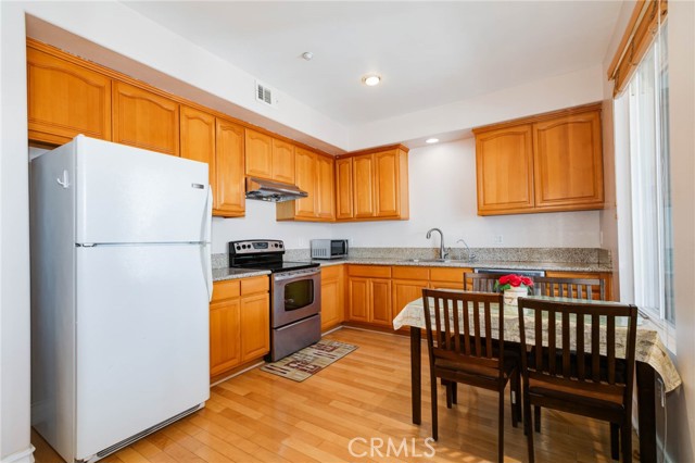 Detail Gallery Image 10 of 28 For 109 N 4th St #303,  Alhambra,  CA 91801 - 2 Beds | 2 Baths