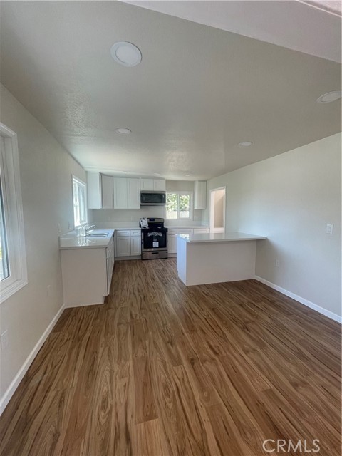 Detail Gallery Image 6 of 8 For 500 S Illinois St, Anaheim,  CA 92805 - 2 Beds | 2 Baths