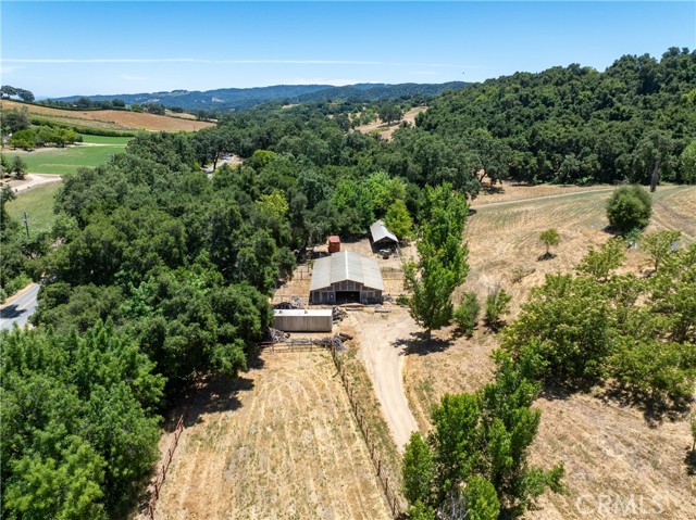 5405 Vineyard Drive, Paso Robles CA: https://media.crmls.org/medias/40a83911-143c-4e60-9ce1-d1f6cff1b176.jpg