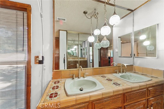 Detail Gallery Image 12 of 19 For 42060 Parkmont Dr, Quartz Hill,  CA 93536 - 4 Beds | 3 Baths