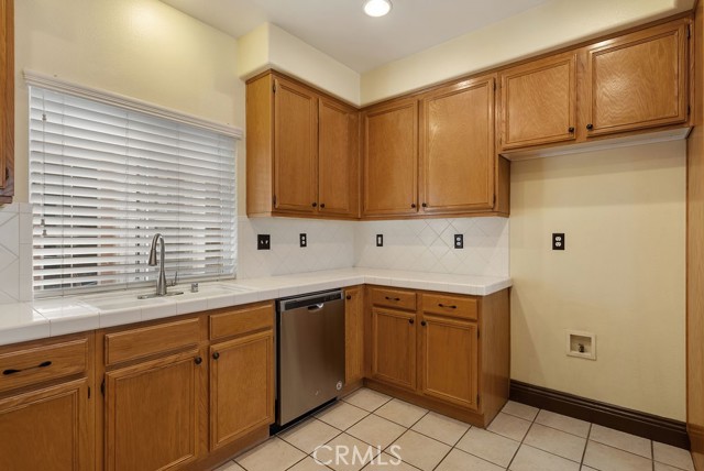 Detail Gallery Image 10 of 36 For 4265 Emerald Ave, La Verne,  CA 91750 - 3 Beds | 2/1 Baths