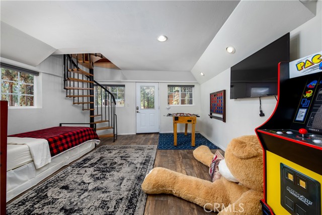 Detail Gallery Image 45 of 58 For 39651 Flicker Rd, Fawnskin,  CA 92333 - 5 Beds | 3/1 Baths