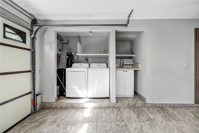 Detail Gallery Image 25 of 37 For 8038 via Pompeii, Burbank,  CA 91504 - 3 Beds | 3 Baths