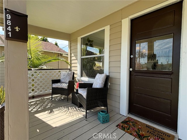 Detail Gallery Image 3 of 22 For 9841 Walnut St, Bellflower,  CA 90706 - 2 Beds | 2 Baths