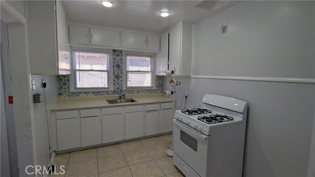 Detail Gallery Image 12 of 21 For 8801 Valley View, Buena Park,  CA 90620 - 2 Beds | 1 Baths